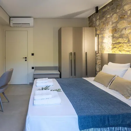 فيلة Elia Stone *