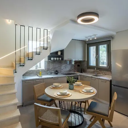 Elia Stone فيلة Órmos Prínou