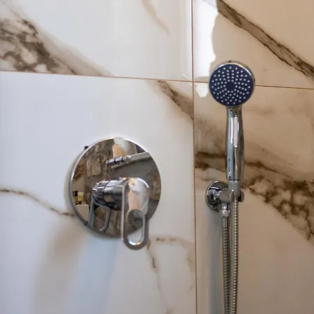 Elia Stone Órmos Prínou