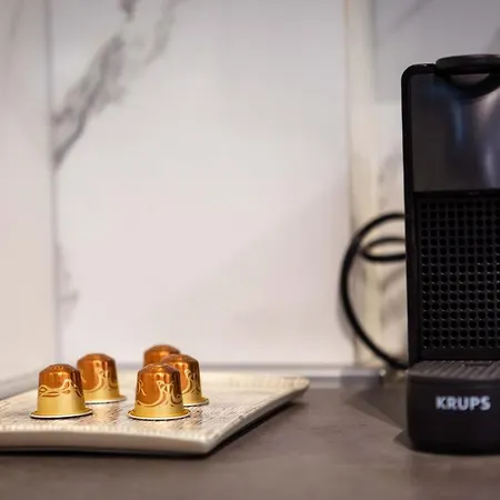 Elia Stone Vila Órmos Prínou